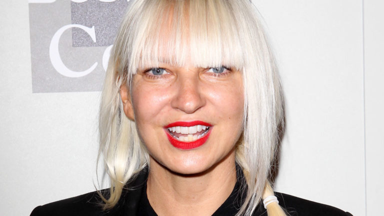 Sia leaked own nude photo before paparazzi could sell it 
